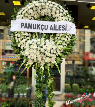 White Noble Funeral Wreath